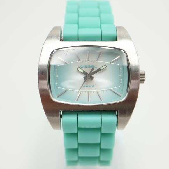 Diesel Ice Blue Silver Tone Tonneau 37mm Watch DZ2038 Silicone Strap New Battery - Picture 5 of 15